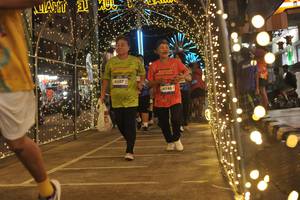 BIB: 4507, 4748
                            <button type="button" onclick="openModal(26274602)" class="btn btn-primary btn-sm float-right btn-popup" data-toggle="modal" data-target=".modal-high-quality">
                        <i class="fas fa-shopping-cart"></i> Add to Cart
                    </button>
                                            <button type="button" onclick="isThisMe(26274602, true)" class="btn btn-success btn-sm float-right btn-popup btn-isme hidden" data-toggle="tooltip" data-placement="bottom" title="นี่คือรูปของคุณใช่ไหม คลิกที่นี่เพื่อเอาเข้าอัลบั้ม">
                        <i class="fas fa-plus"></i> Add to album
                    </button>
                    <button type="button" onclick="isThisMe(26274602, false)" class="btn btn-warning btn-sm float-right btn-popup btn-isnotme hidden">
                        <i class="fas fa-ban"></i> Remove from album
                    </button>